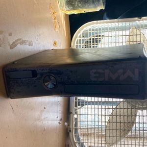 Xbox 360 Modern warfare 3 special edition